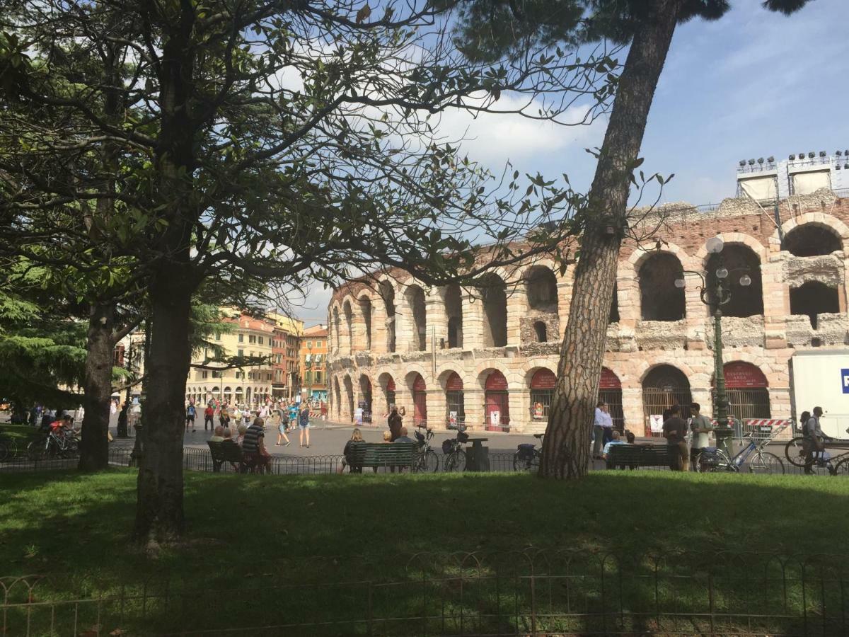 Appartamento "Domus Coeli" เวโรนา ภายนอก รูปภาพ